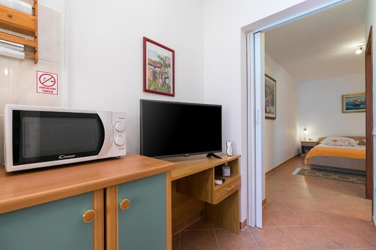 Apartments Marija Funtana Bagian luar foto