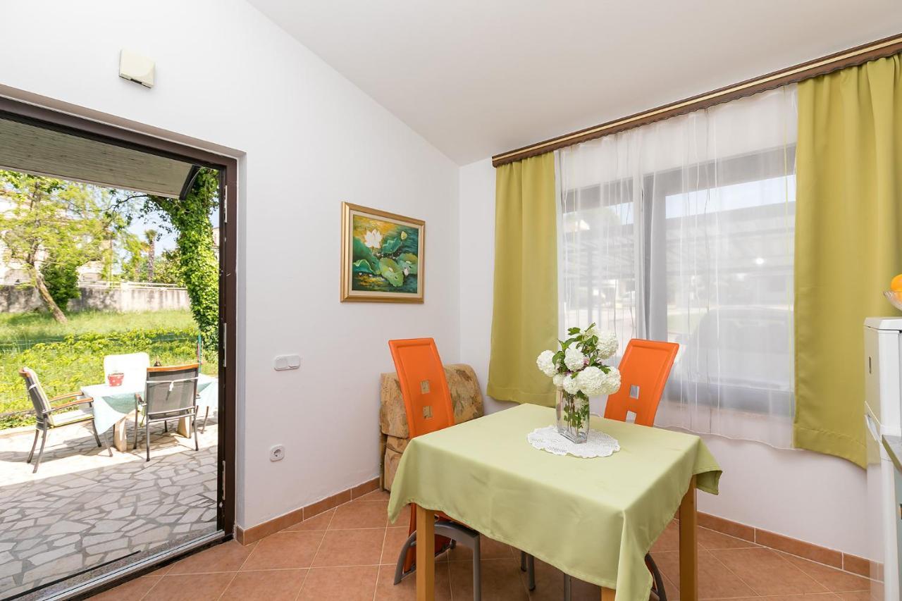 Apartments Marija Funtana Bagian luar foto