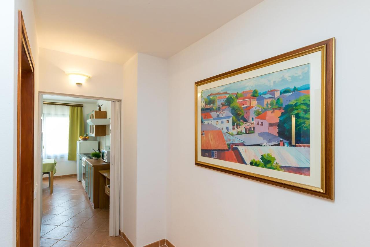Apartments Marija Funtana Bagian luar foto