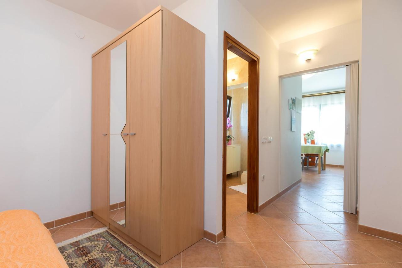 Apartments Marija Funtana Bagian luar foto