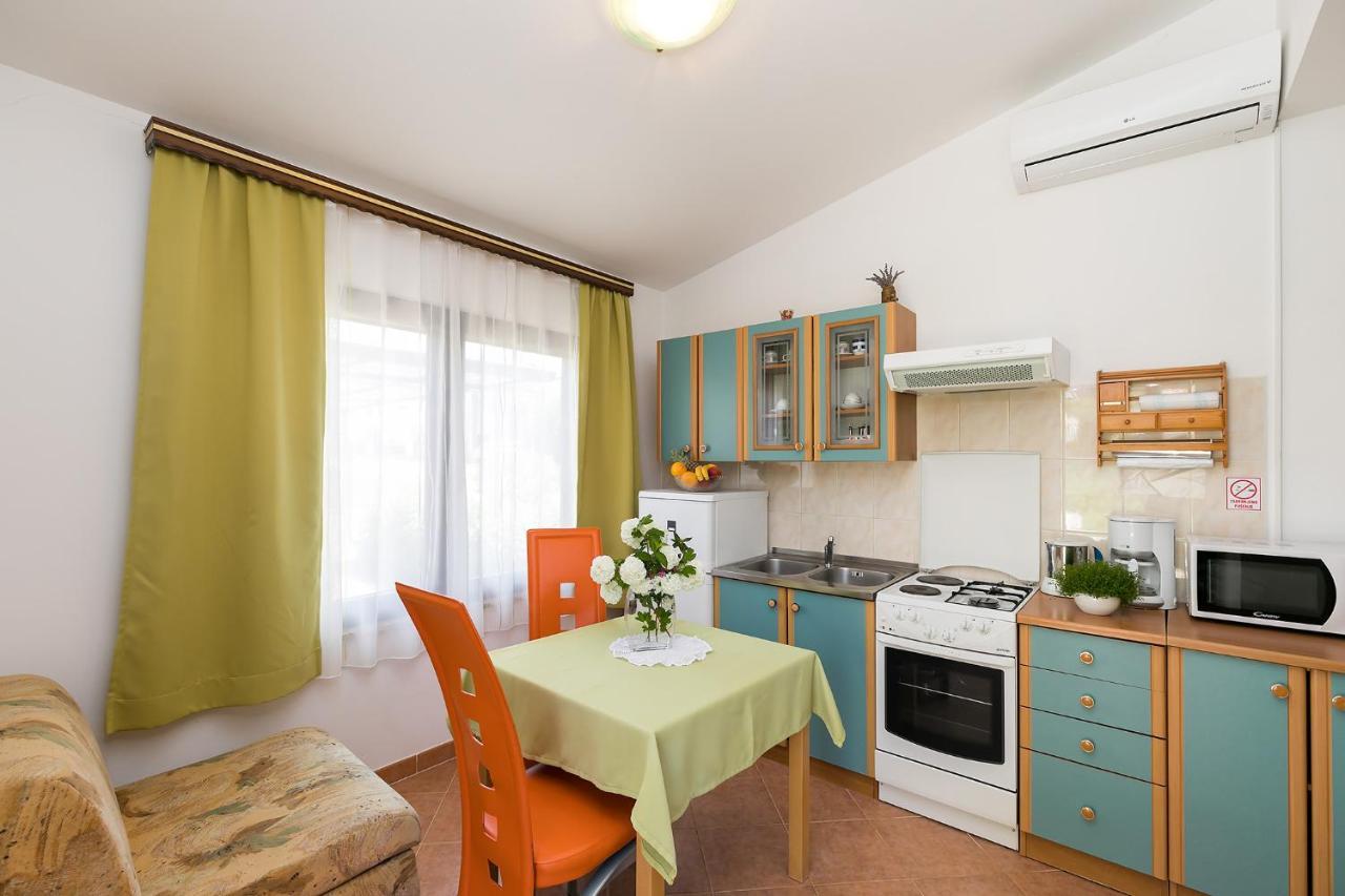 Apartments Marija Funtana Bagian luar foto