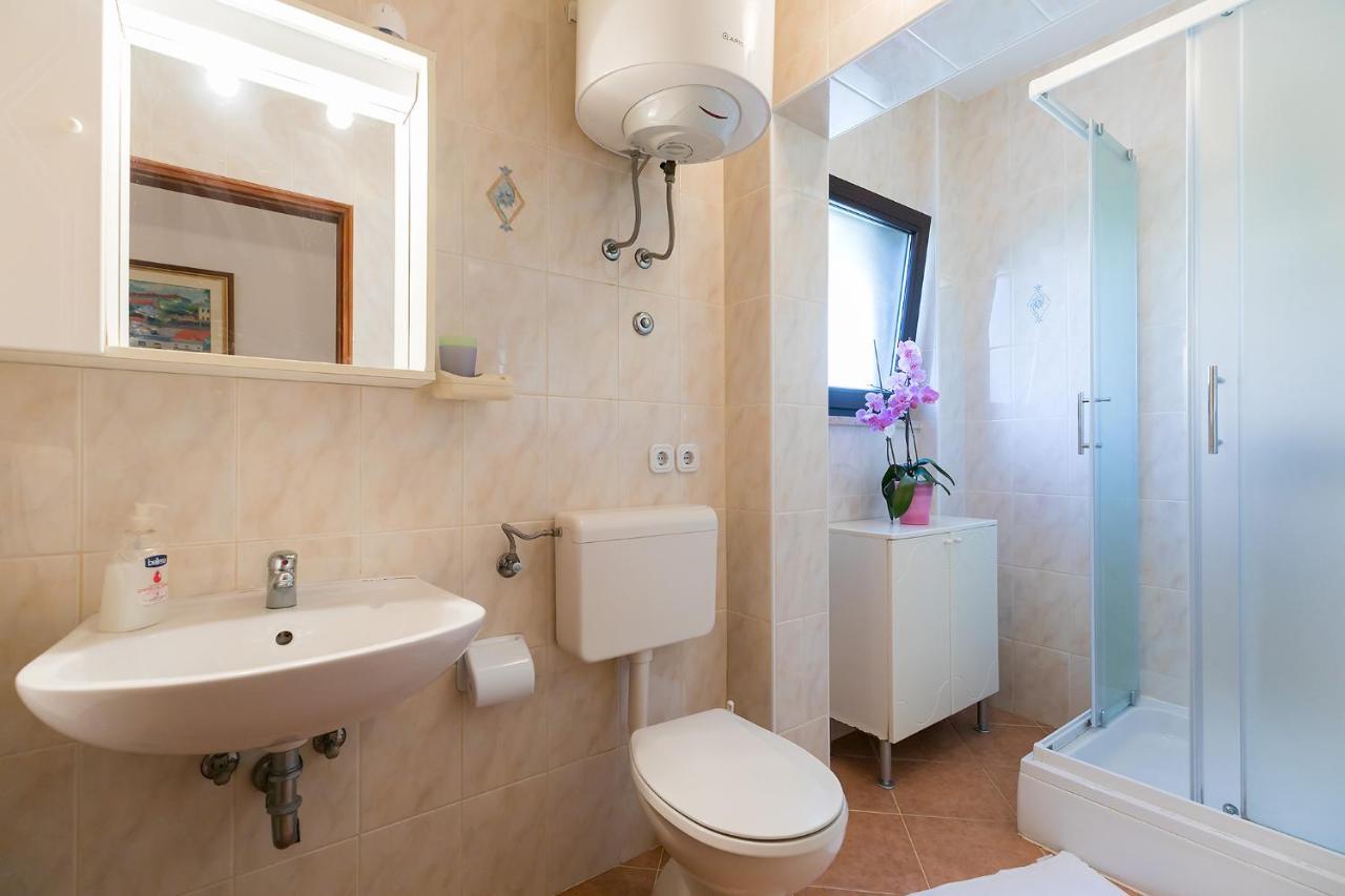 Apartments Marija Funtana Bagian luar foto