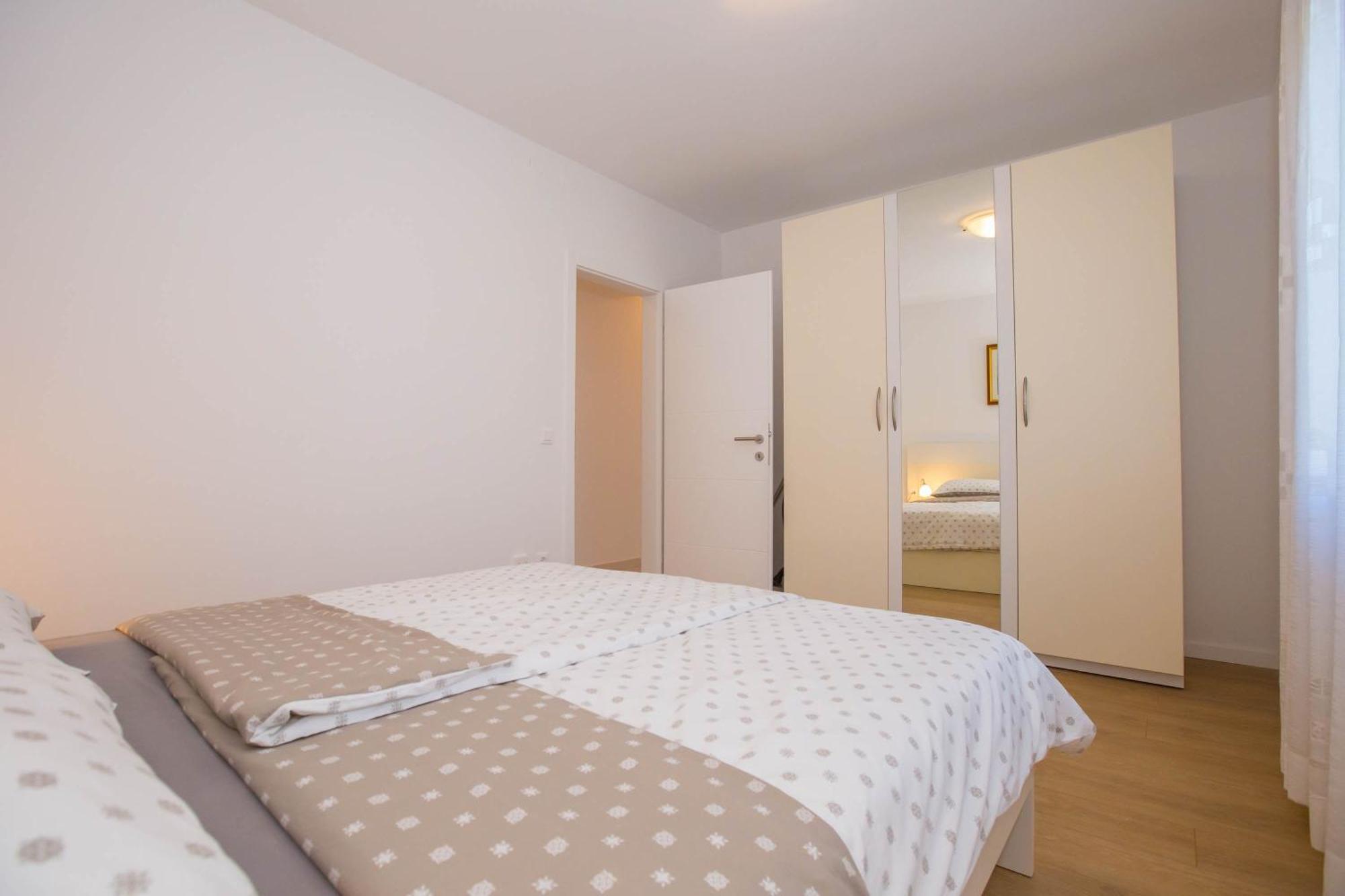 Apartments Marija Funtana Bagian luar foto