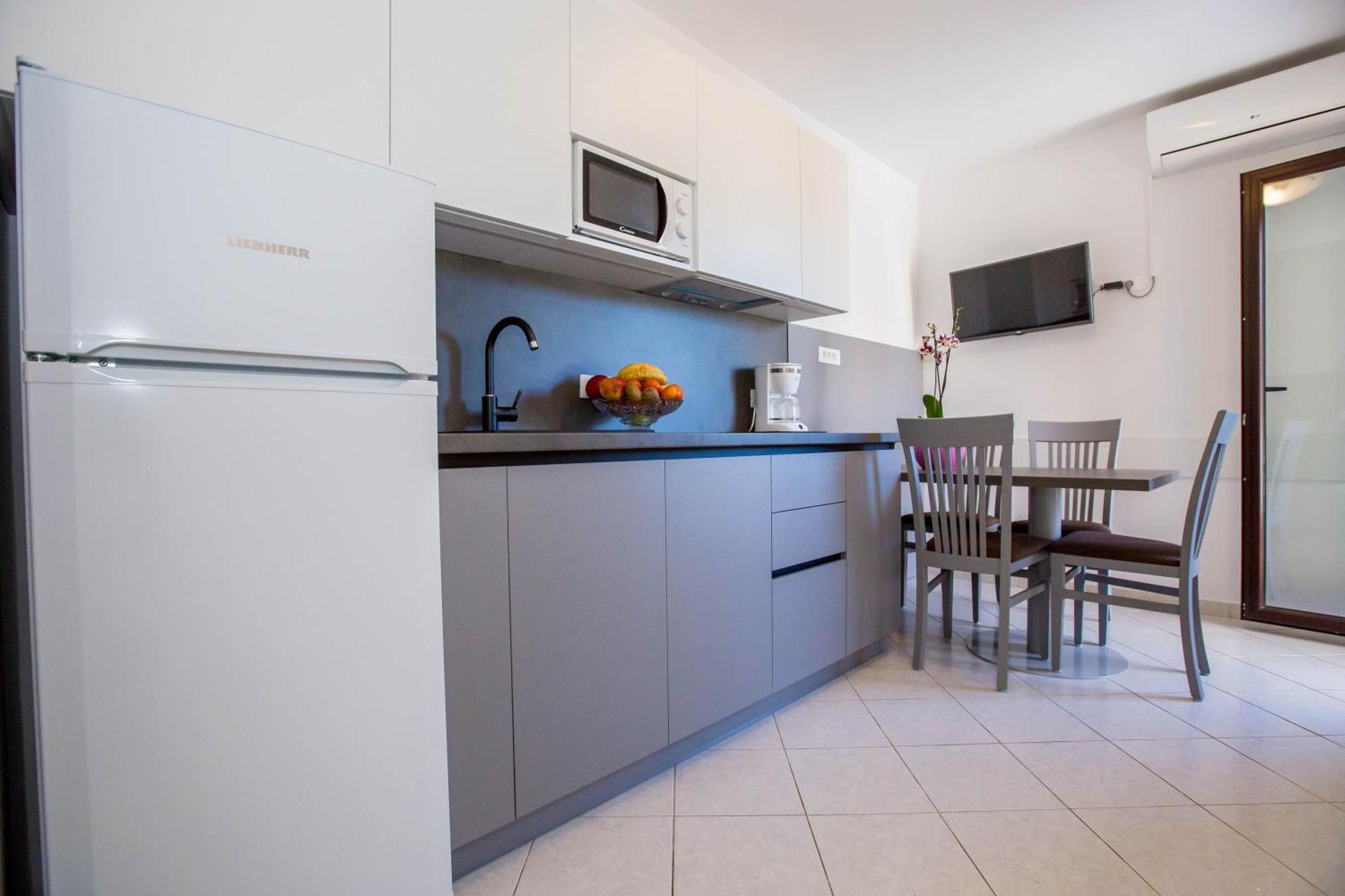 Apartments Marija Funtana Bagian luar foto