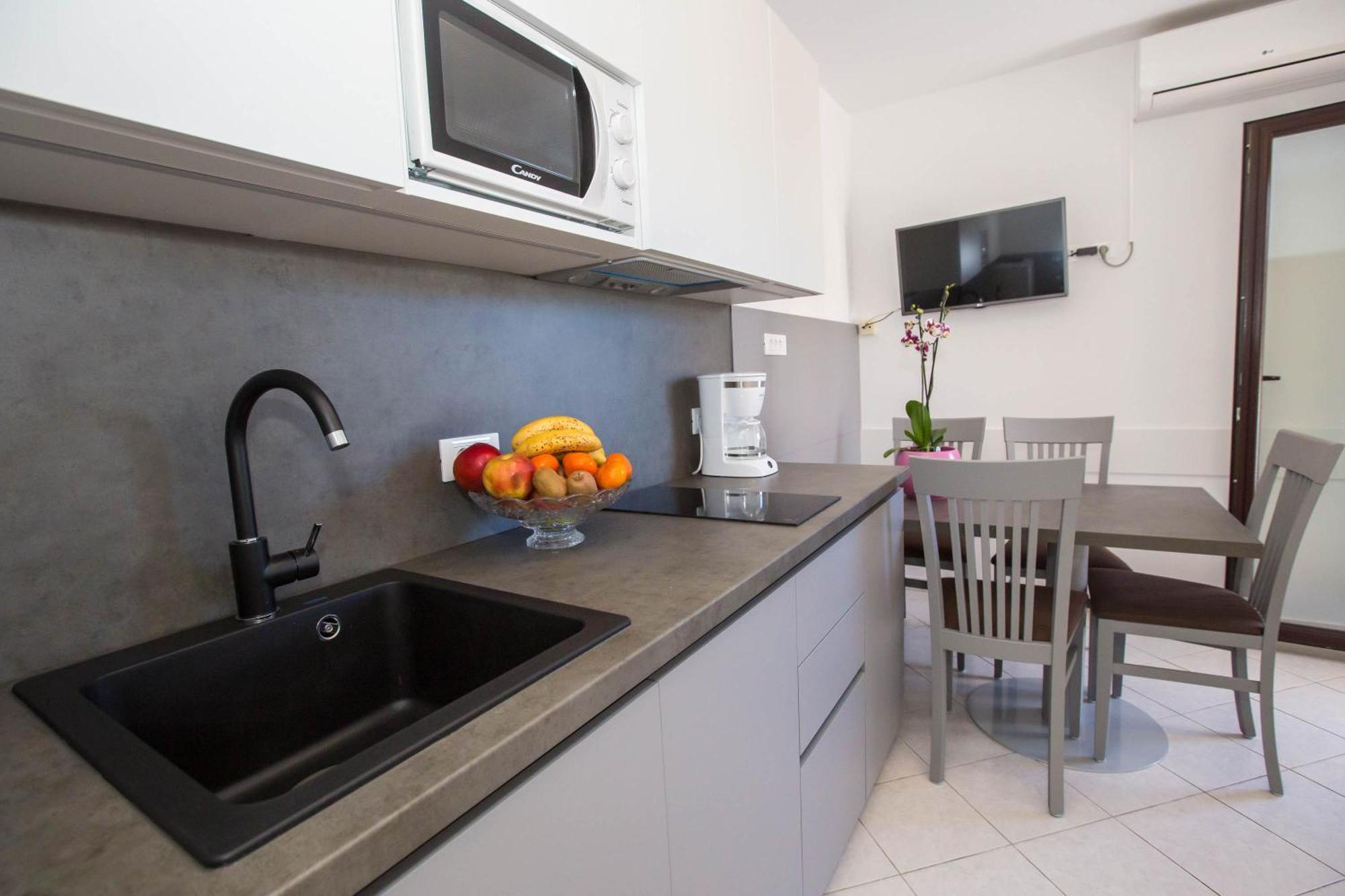 Apartments Marija Funtana Bagian luar foto